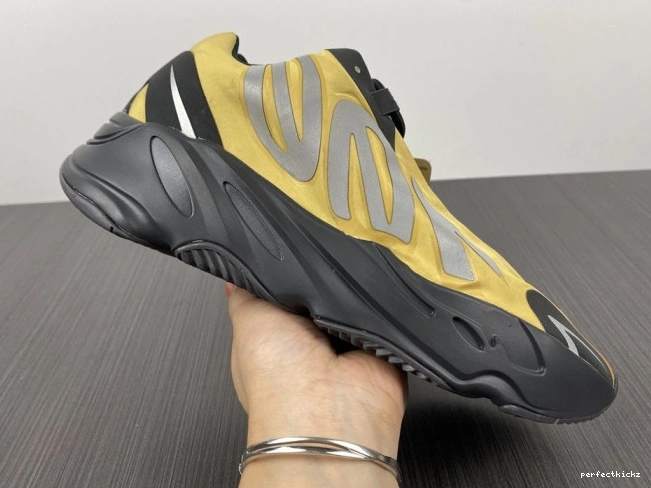 Boost 'Honey GZ0717 Yeezy 700 Flux' MNVN 0713
